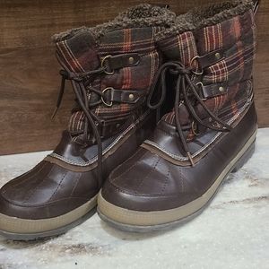 Maurices Snow Boots Plaid Sz 10